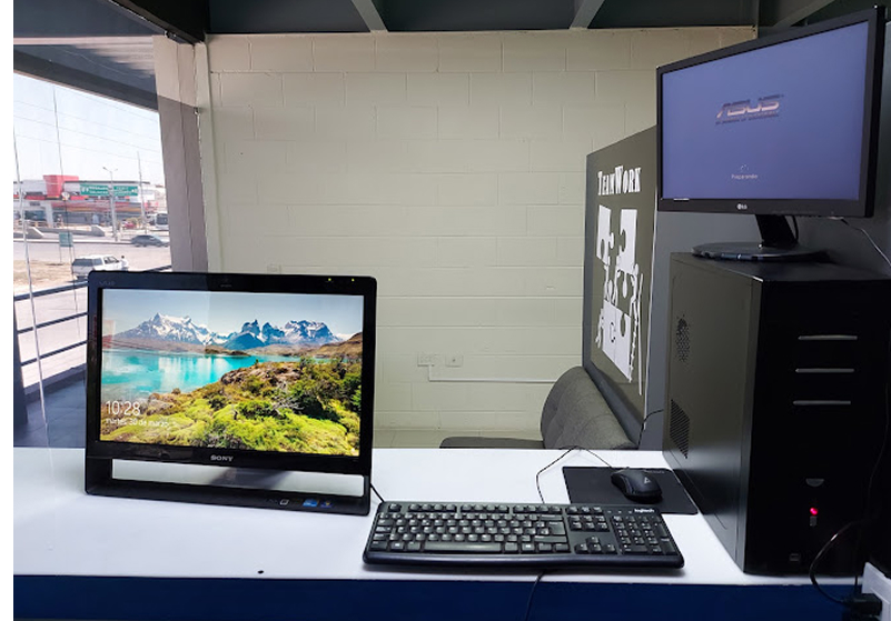 PCYLAP | Fotografía interior del taller de computadoras en Mazatlán Sinaloa.